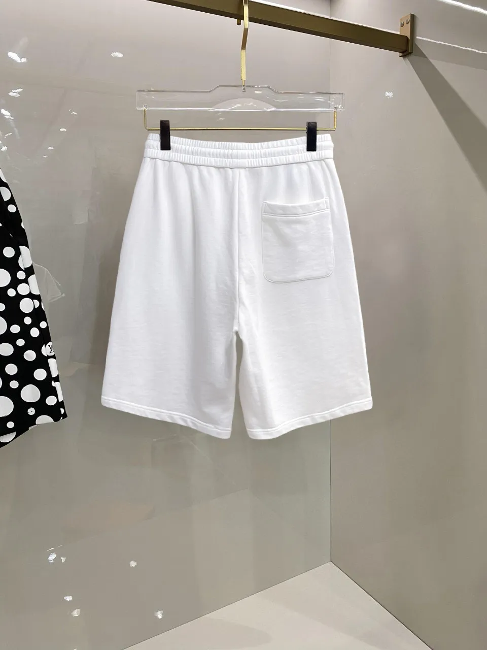 Balenciaga's three-standard complete 2026 summer New Arrival men's casual shorts, advanced custom-made Breathable fabric, Breathable fabric, extremely stretchy and comfortable, impeccable details, top-grade accessories, original logo design concept, delicate and soft feel! The upper body fit is awesome! Size: M-XXXL Please state your height and weight when ordering